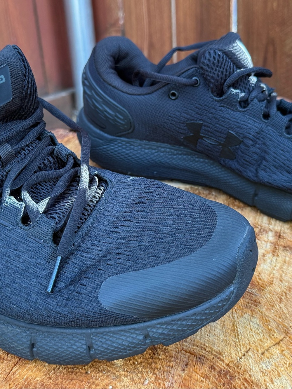 Under Armour Men's Black Athletic Training Sneakers
